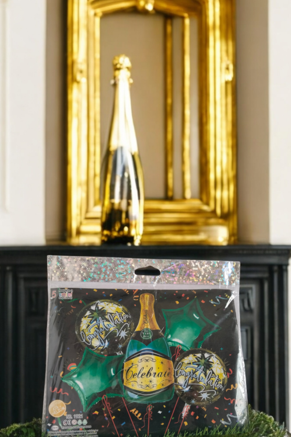 Eye-catching anniversary balloon set to make your special day memorable. Easy to inflate and perfect for party decor.
